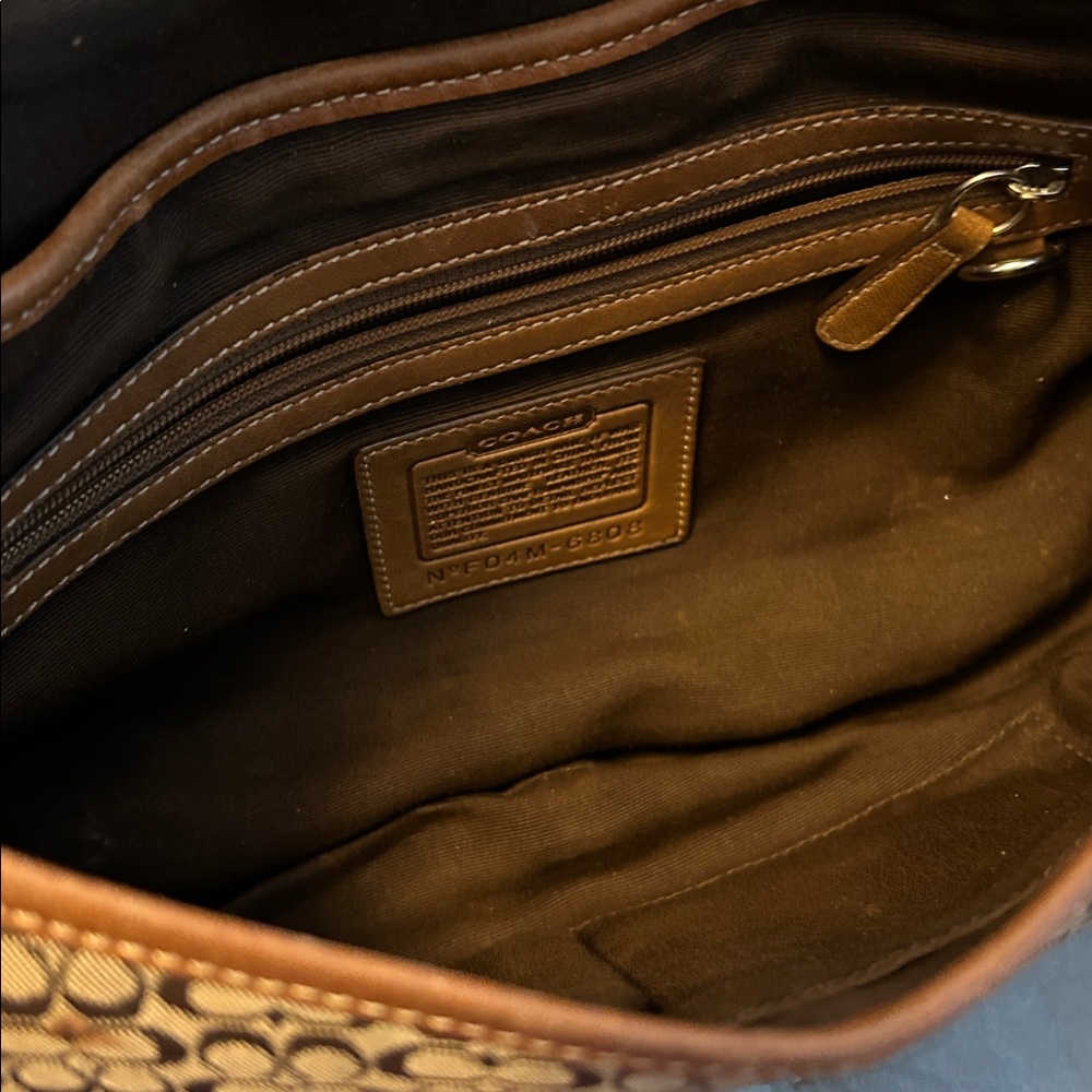 VTG Coach Signature Brown and Tan Patterned Shoulder Bag - Picture 9 of 14